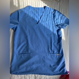 Ceil Blue figs scrub top